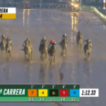 【競馬】大雨の影響によりレース場が水浸しでまるで田んぼのような馬場だ…！